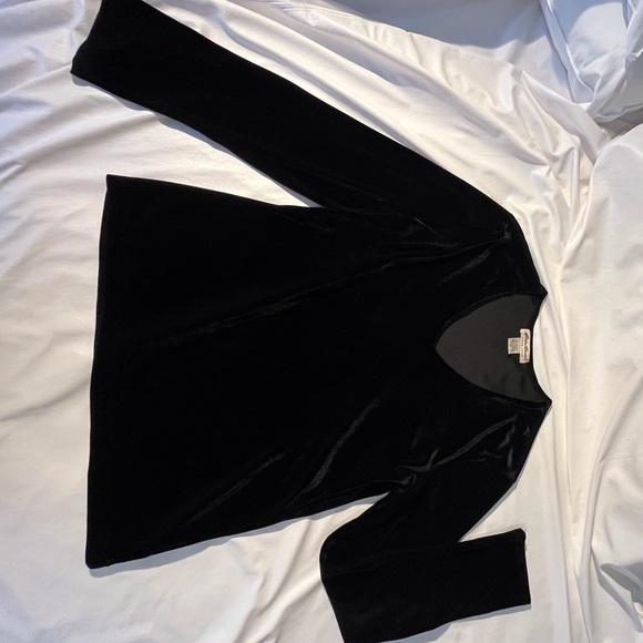 Eddie Bauer Velour Top. Black, size Medium. - Picture 6 of 7